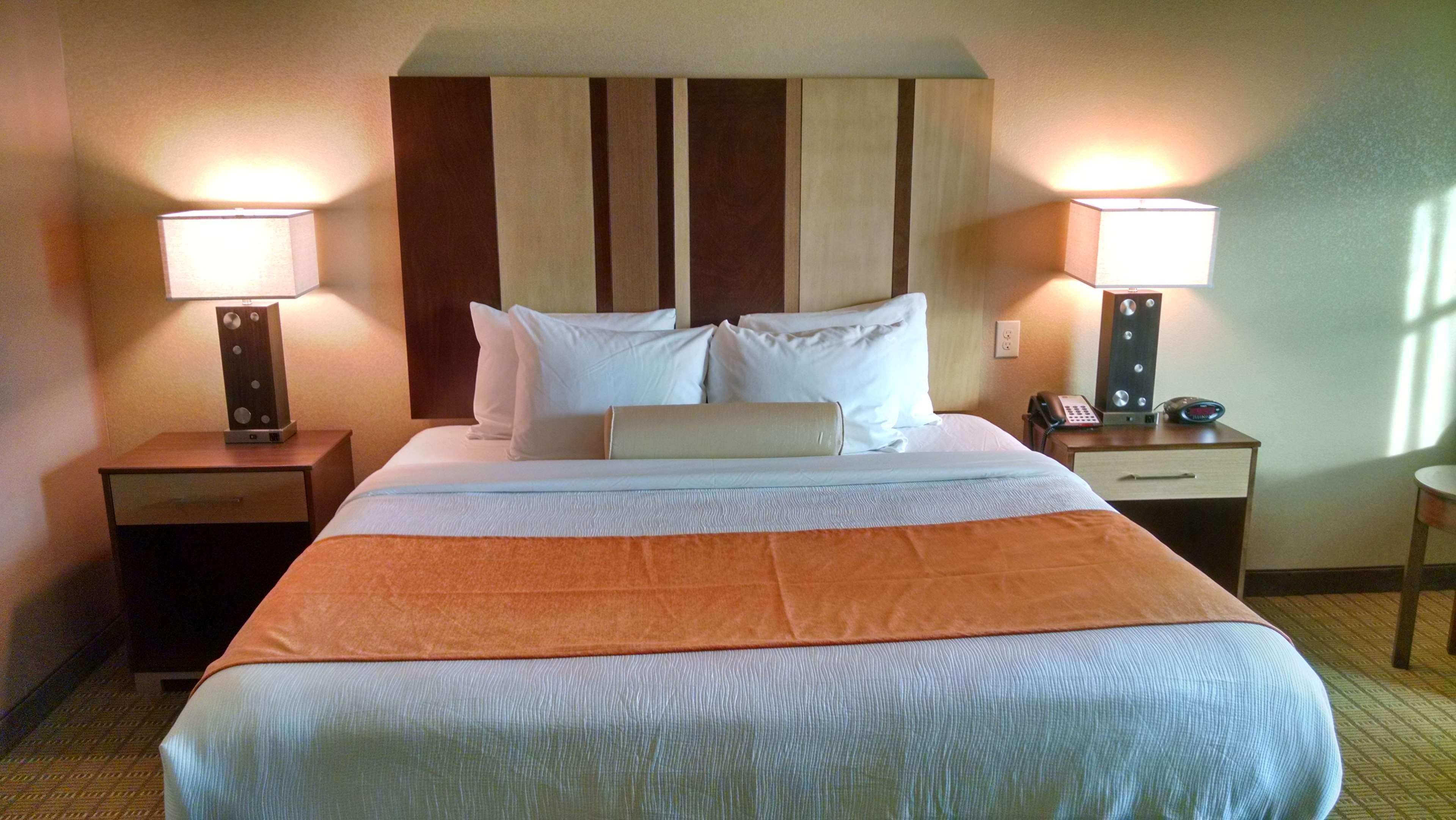 Best Western Plus Flatonia Inn Экстерьер фото