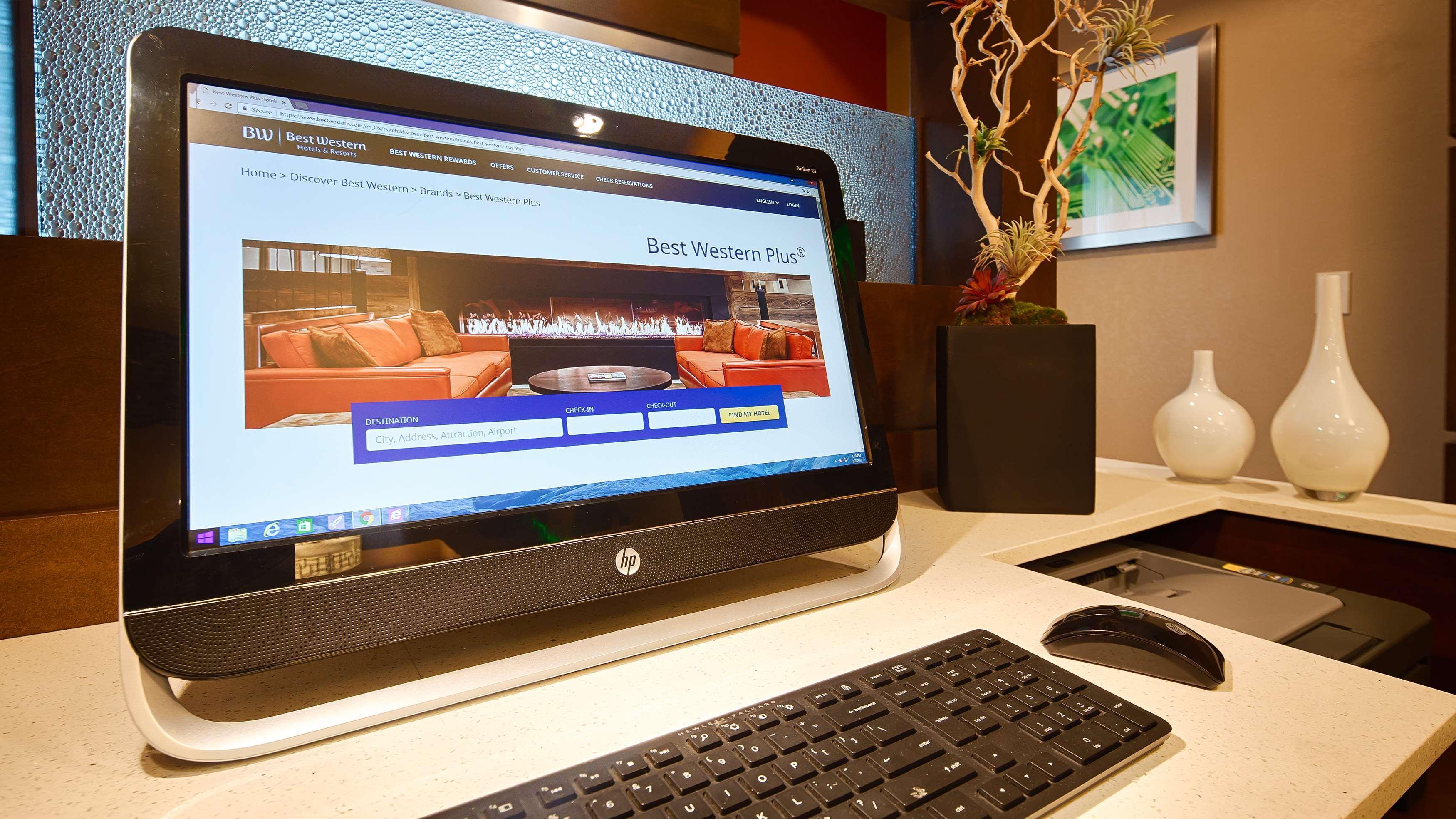 Best Western Plus Flatonia Inn Экстерьер фото