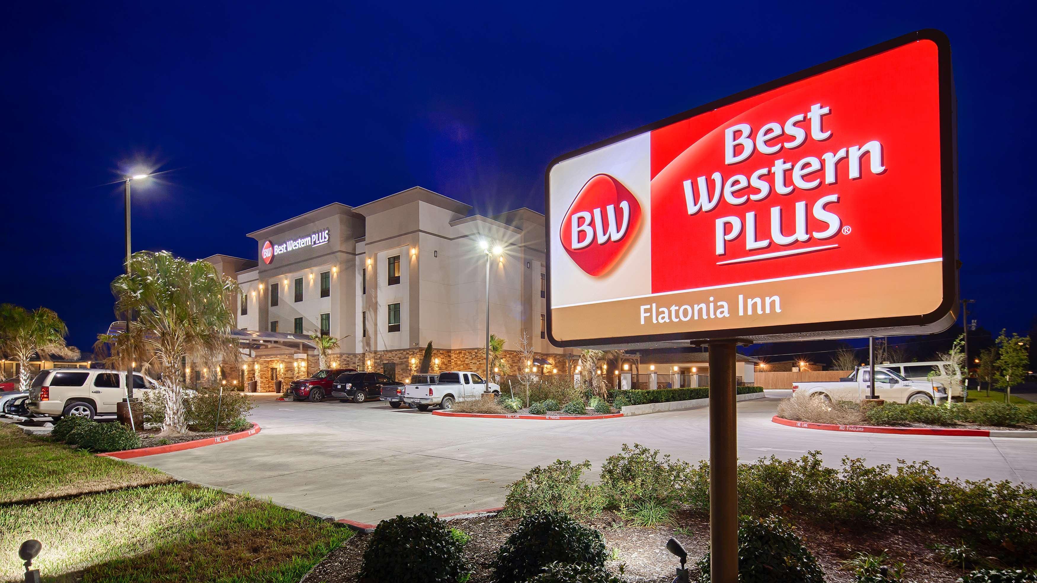 Best Western Plus Flatonia Inn Экстерьер фото