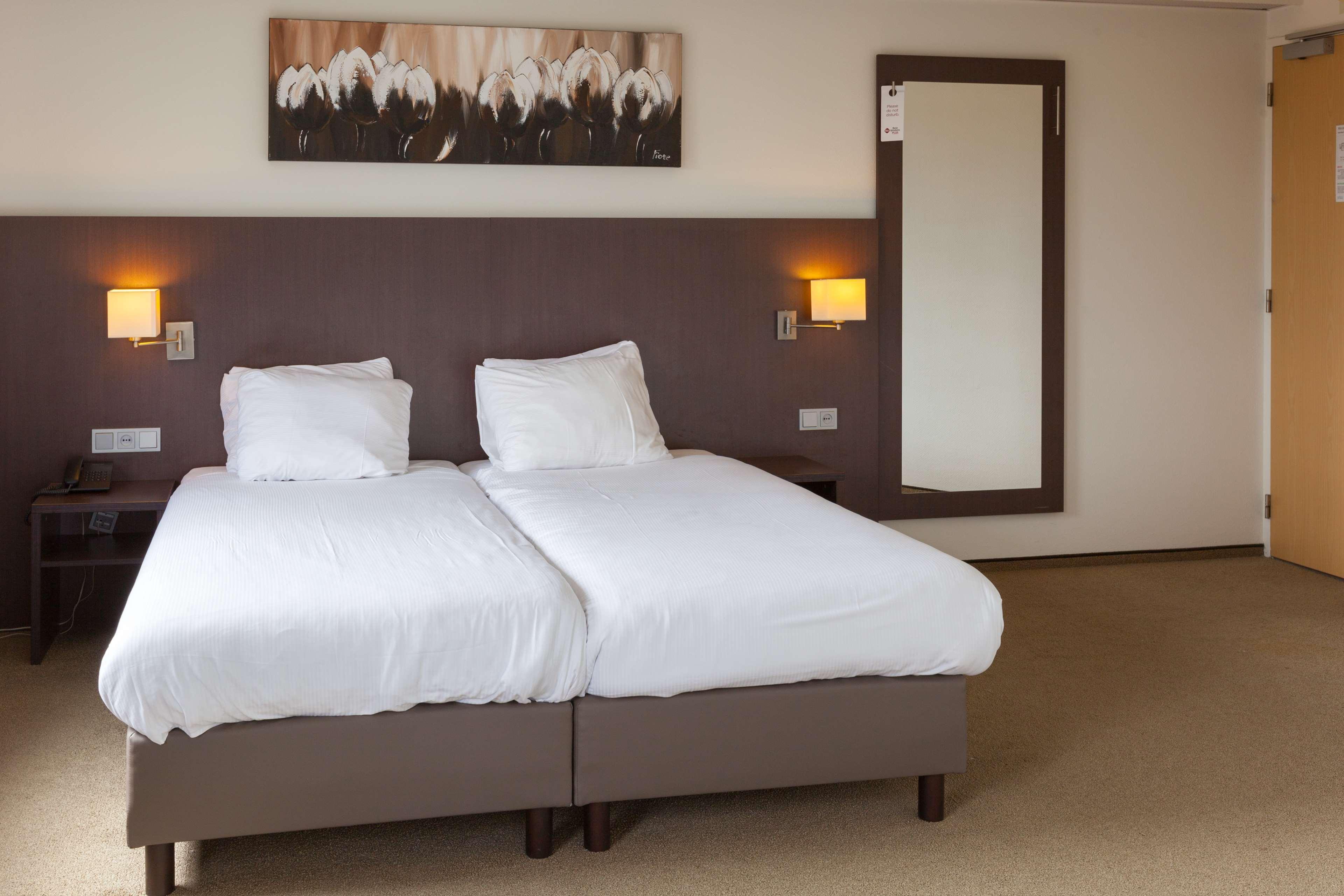 Best Western Plus Flatonia Inn Экстерьер фото