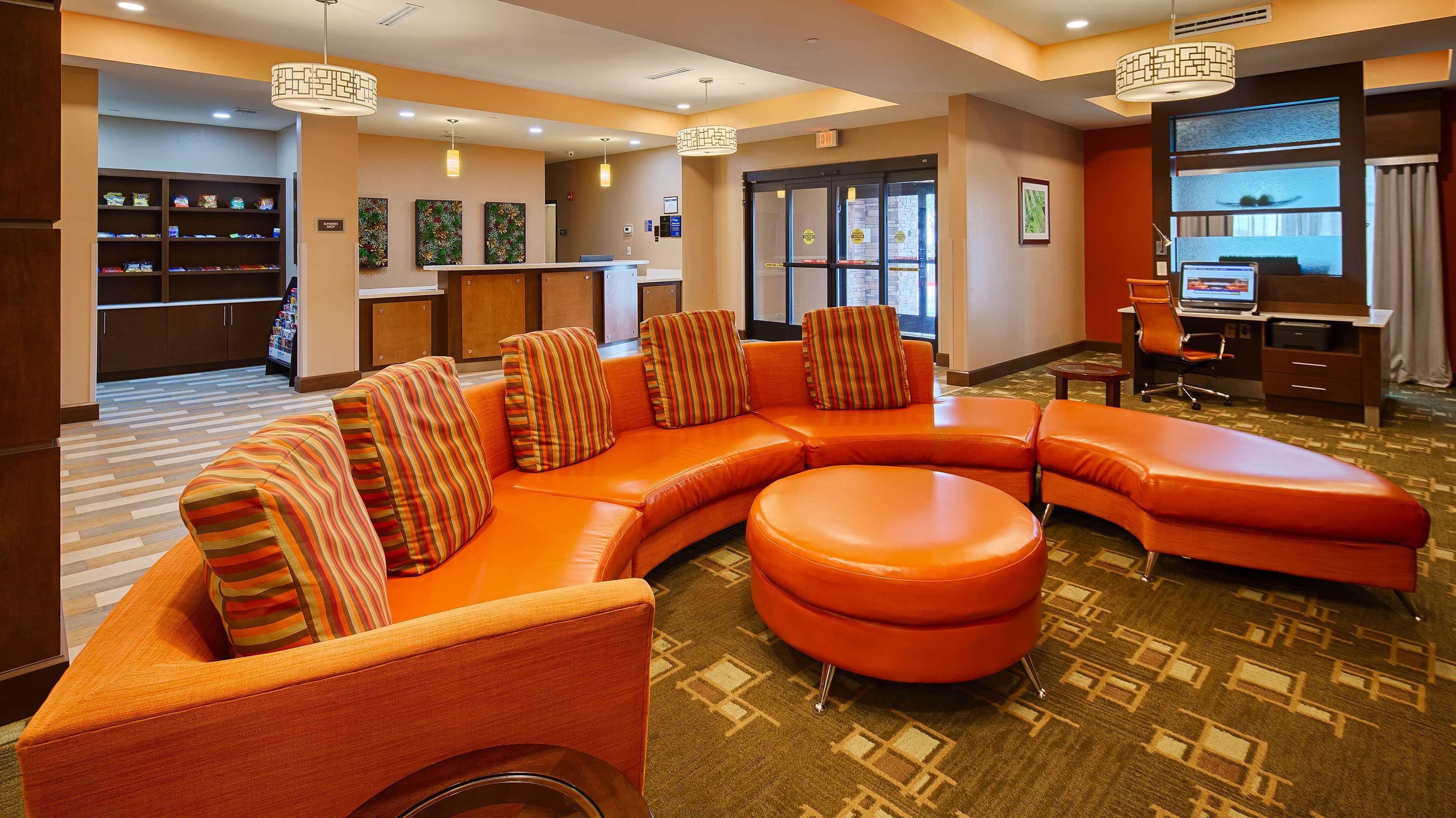 Best Western Plus Flatonia Inn Экстерьер фото