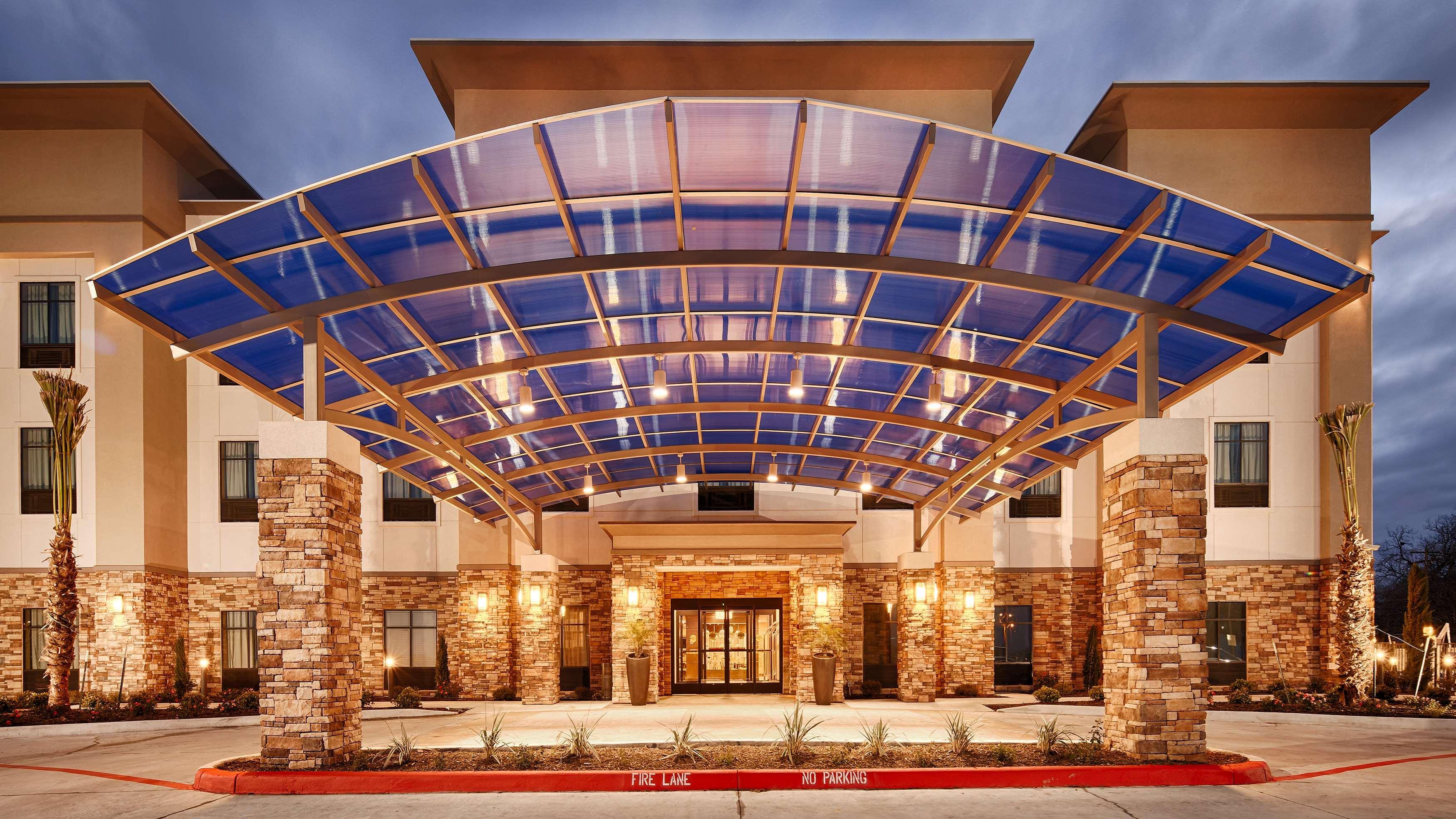 Best Western Plus Flatonia Inn Экстерьер фото