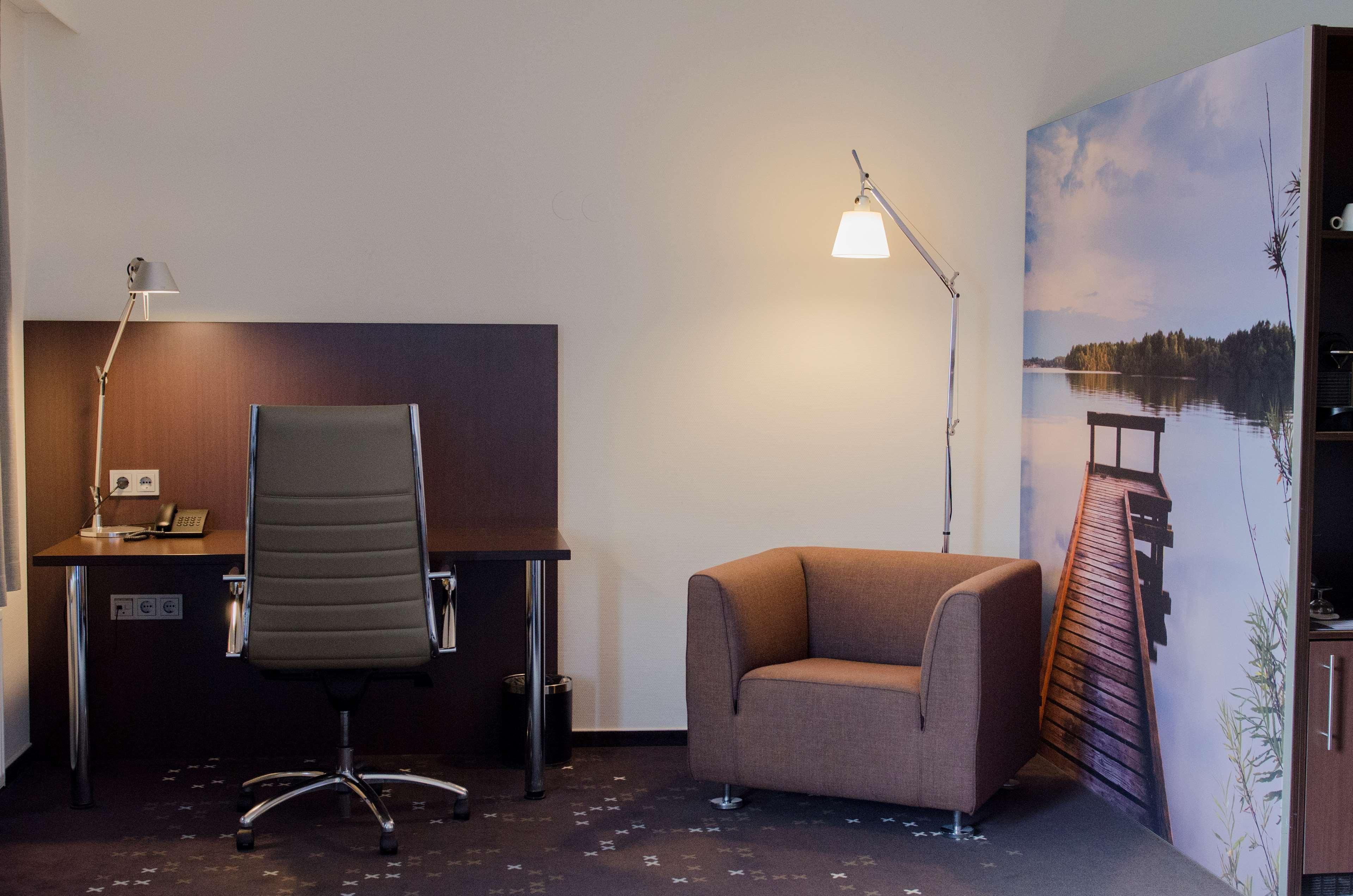 Best Western Plus Flatonia Inn Экстерьер фото