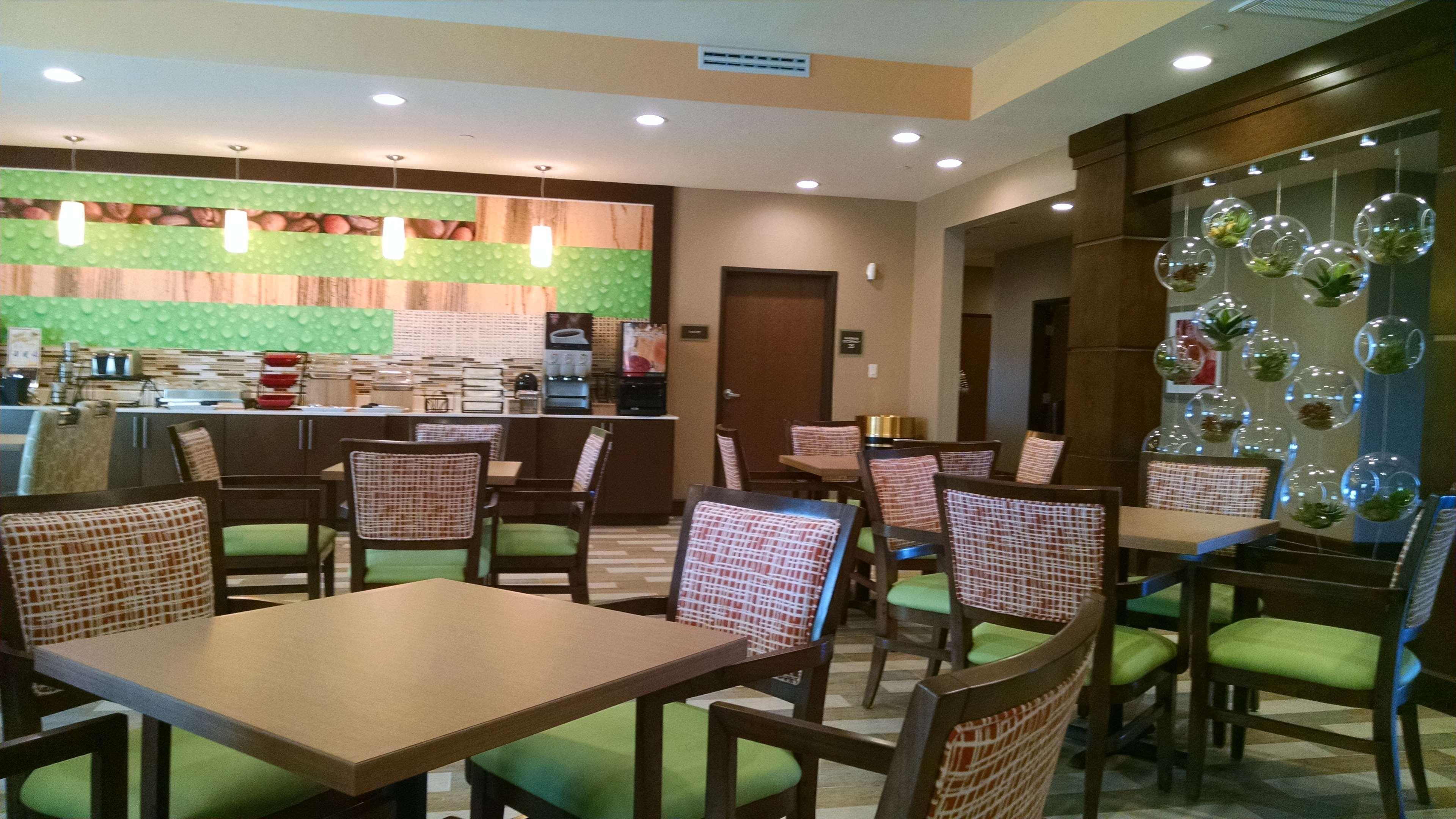 Best Western Plus Flatonia Inn Экстерьер фото