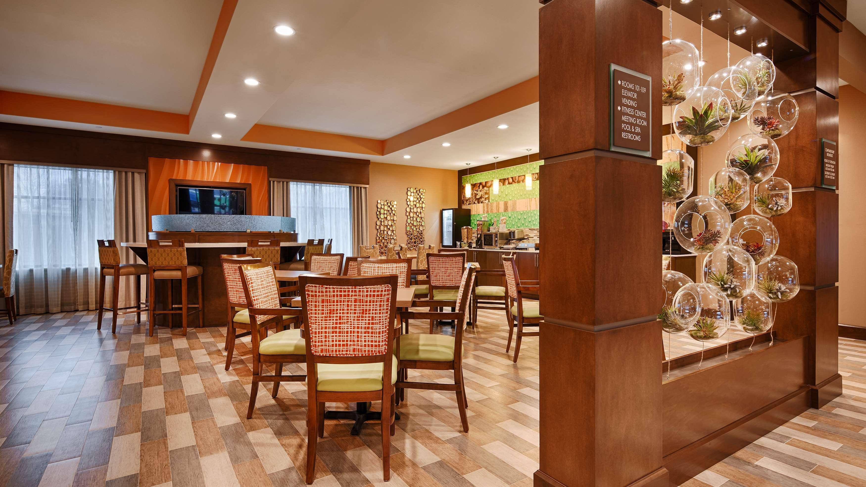 Best Western Plus Flatonia Inn Экстерьер фото