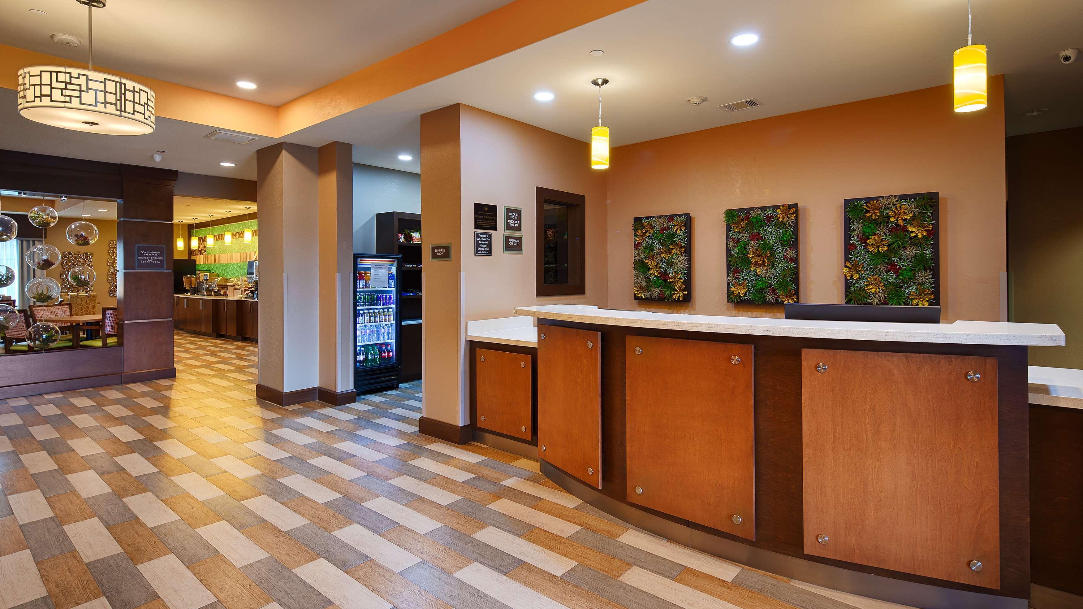 Best Western Plus Flatonia Inn Экстерьер фото